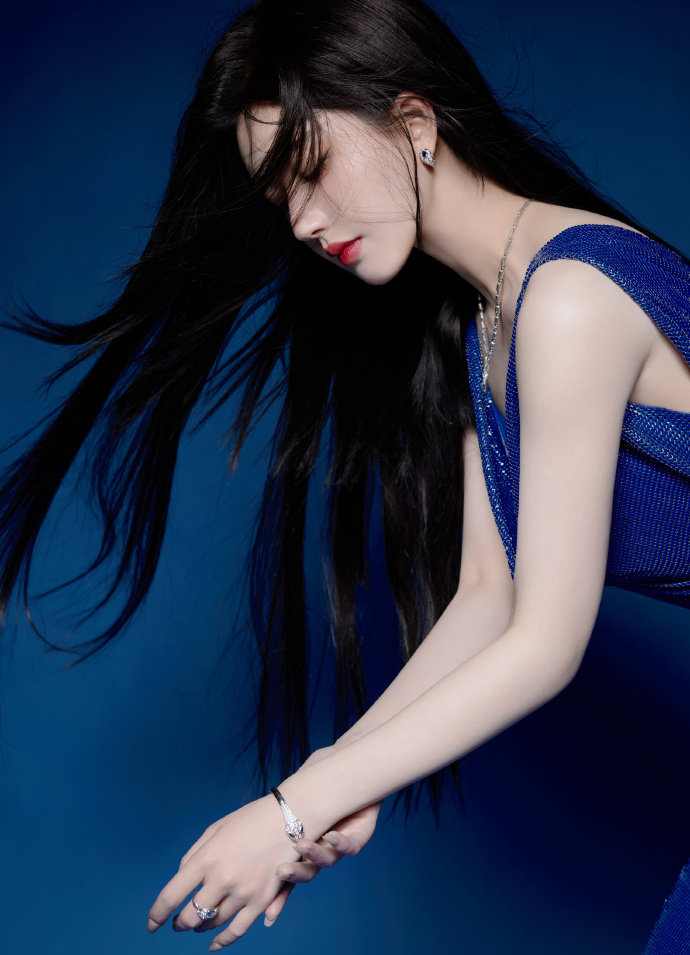 日本精品久久久久精品三级片